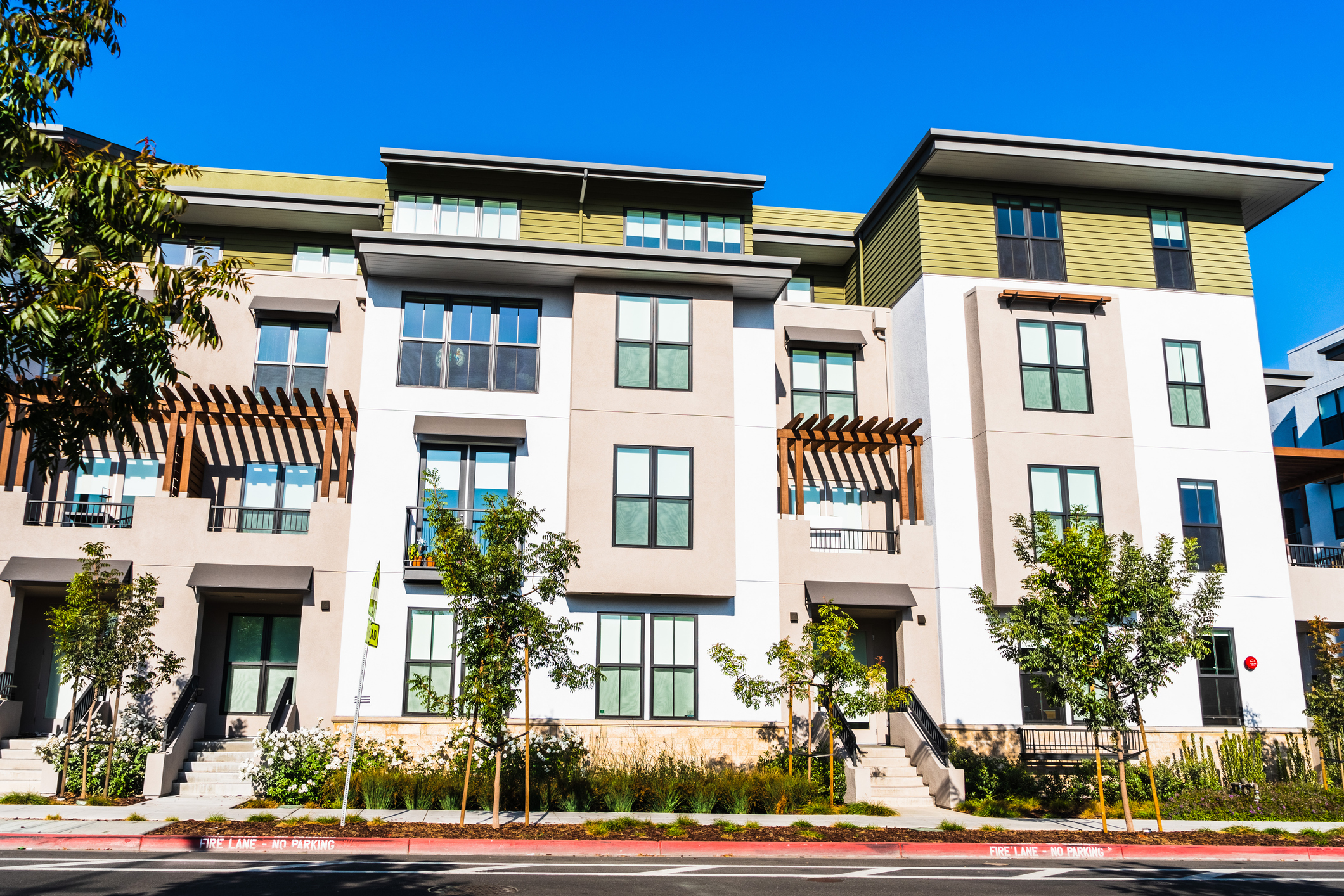 should i buy a house or apartment