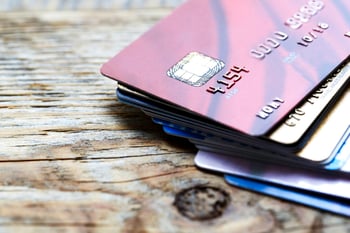 Comparing Debit & Credit Cards